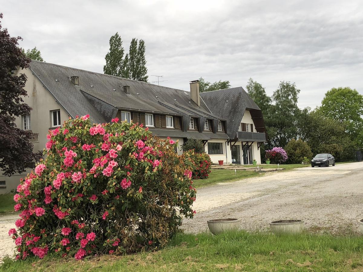 ホテル La Cle Des Champs Le Teilleul エクステリア 写真